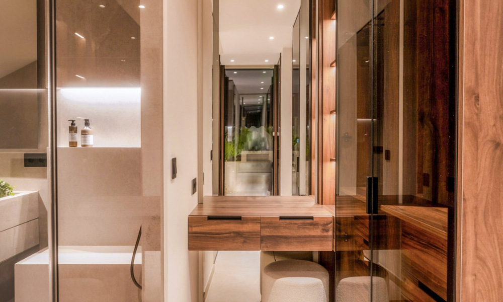 Modern renovated duplex penthouse with sea views for sale within walking distance of Puerto Banús, Marbella 789139