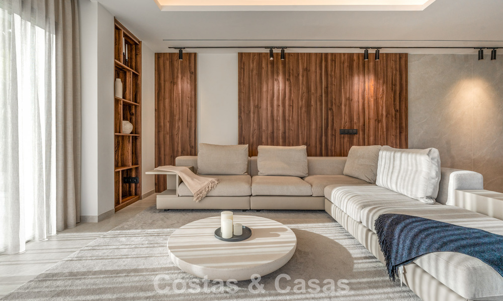 Modern renovated duplex penthouse with sea views for sale within walking distance of Puerto Banús, Marbella 789141