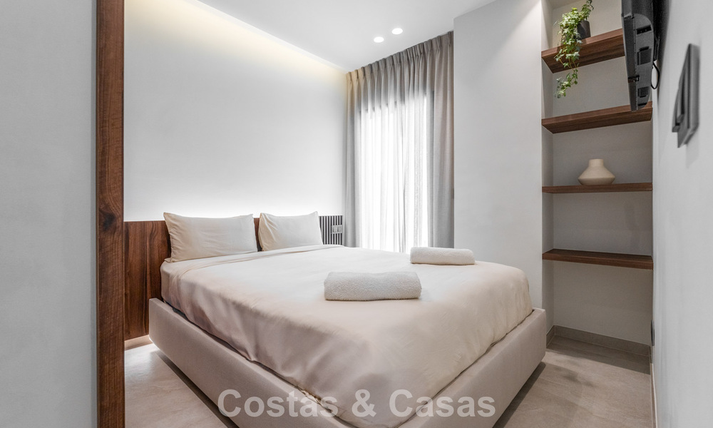 Modern renovated duplex penthouse with sea views for sale within walking distance of Puerto Banús, Marbella 789144