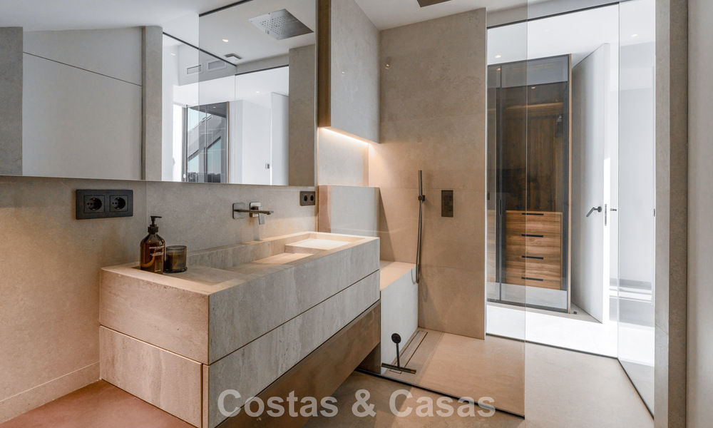 Modern renovated duplex penthouse with sea views for sale within walking distance of Puerto Banús, Marbella 789153