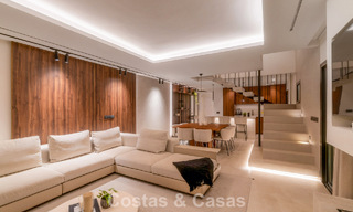 Modern renovated duplex penthouse with sea views for sale within walking distance of Puerto Banús, Marbella 789177 