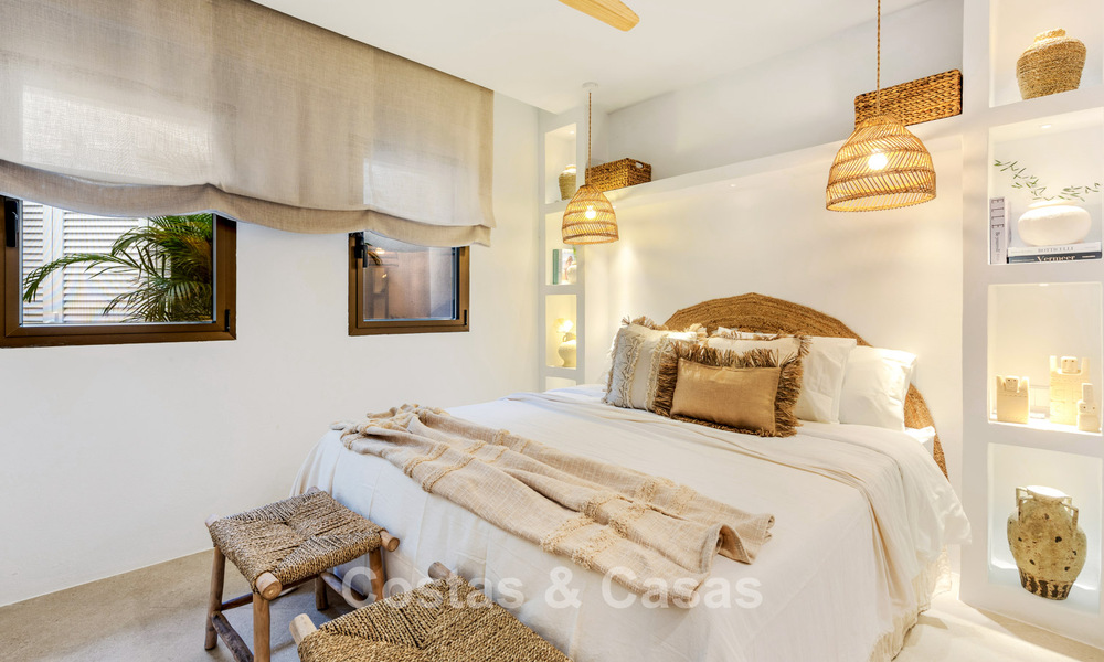 Luxury ground-floor apartment for sale just steps from the beach in Elviria, Marbella 789223