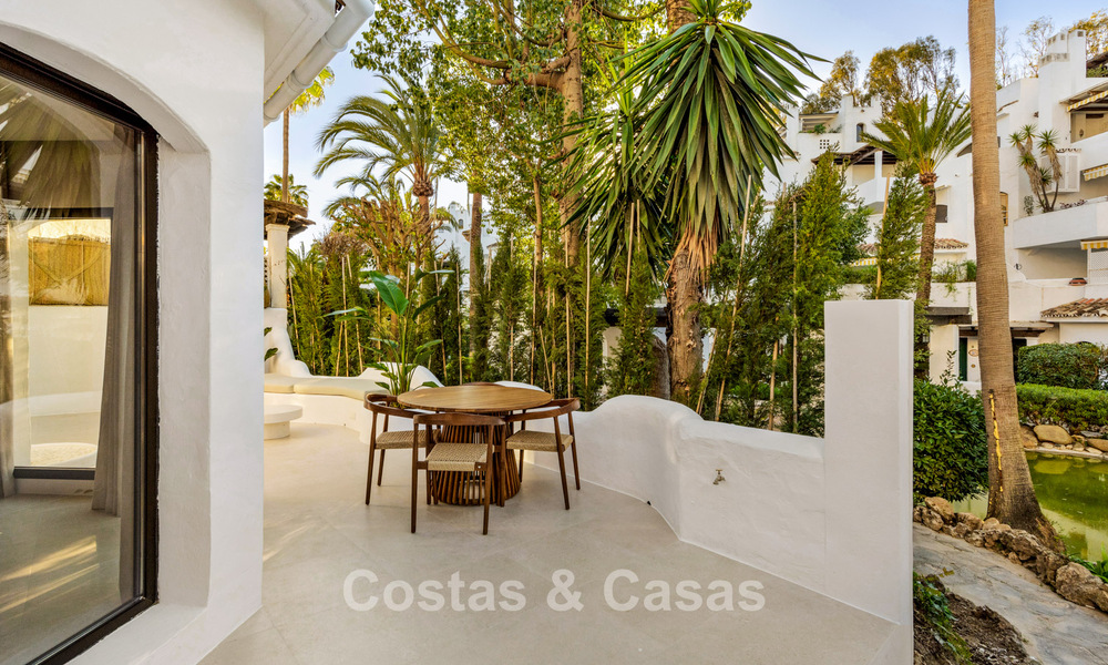 Luxury ground-floor apartment for sale just steps from the beach in Elviria, Marbella 789225