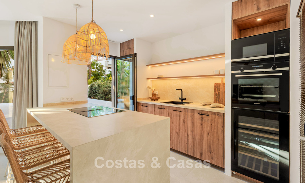 Luxury ground-floor apartment for sale just steps from the beach in Elviria, Marbella 789231