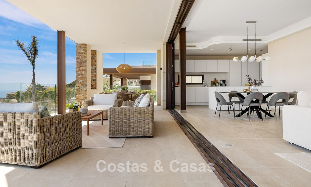 Move-in ready luxury villa with modern architecture and panoramic sea views for sale in Marbella - Benahavis 788941