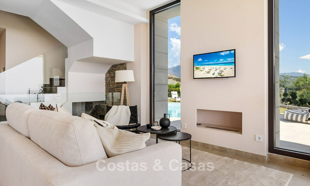 Move-in ready luxury villa with modern architecture and panoramic sea views for sale in Marbella - Benahavis 788952