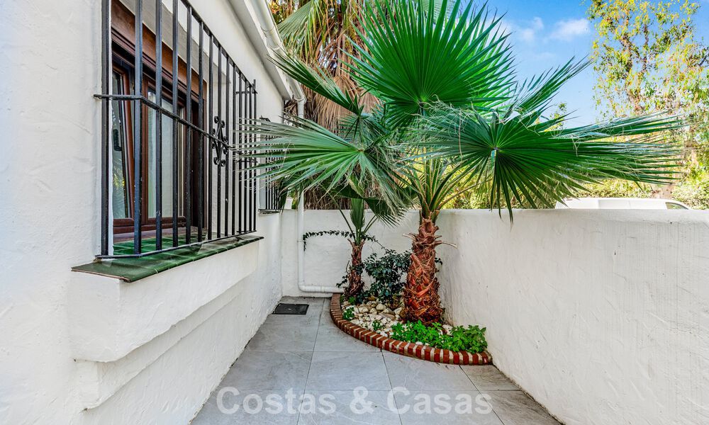 Renovated luxury apartment for sale just steps from the beach and the center of Puerto Banus, Marbella 789019