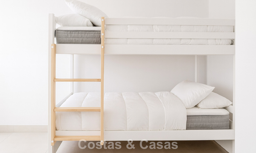 Renovated luxury apartment for sale just steps from the beach and the center of Puerto Banus, Marbella 789020