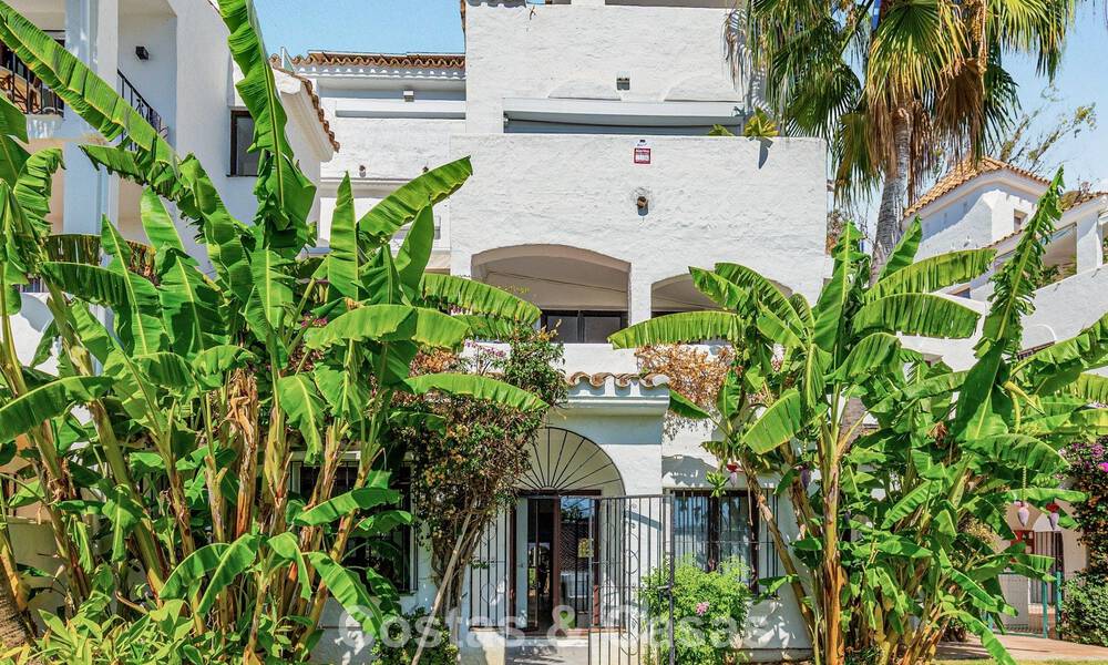 Renovated luxury apartment for sale just steps from the beach and the center of Puerto Banus, Marbella 789024