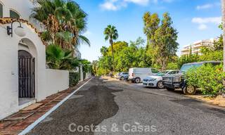 Renovated luxury apartment for sale just steps from the beach and the center of Puerto Banus, Marbella 789025 