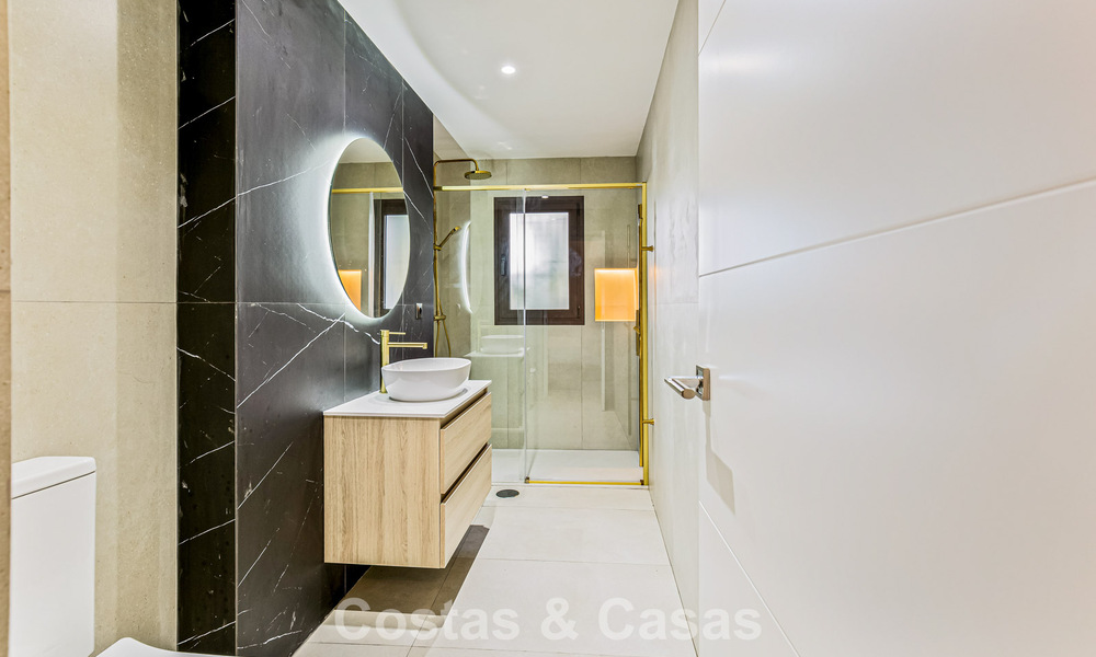 Renovated luxury apartment for sale just steps from the beach and the center of Puerto Banus, Marbella 789030