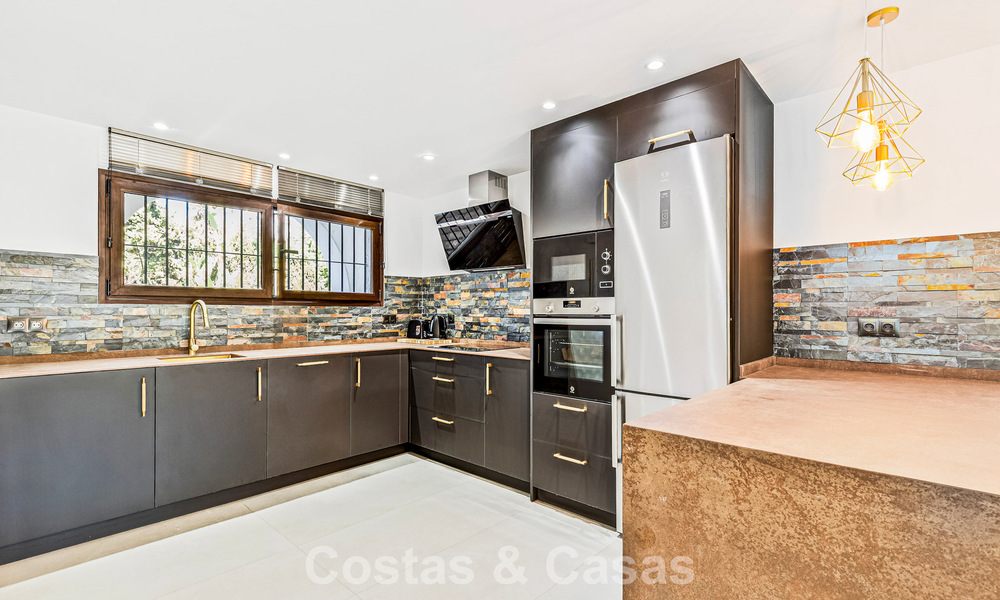 Renovated luxury apartment for sale just steps from the beach and the center of Puerto Banus, Marbella 789037