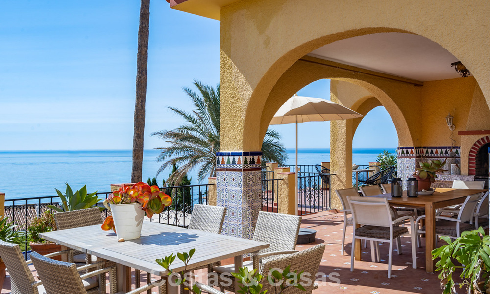 Authentic Mediterranean villa with modern interior and magnificent sea views for sale west of Estepona center 788967