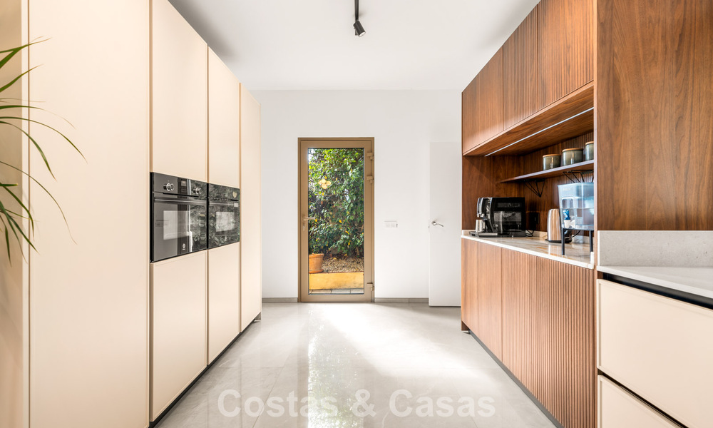 Authentic Mediterranean villa with modern interior and magnificent sea views for sale west of Estepona center 788971