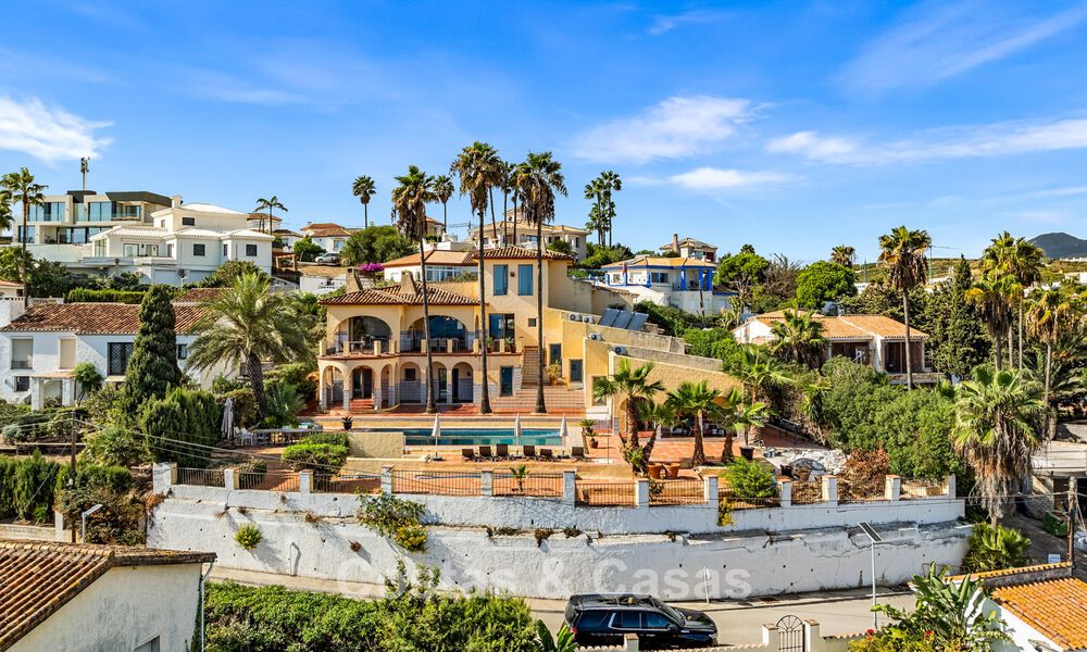 Authentic Mediterranean villa with modern interior and magnificent sea views for sale west of Estepona center 788974