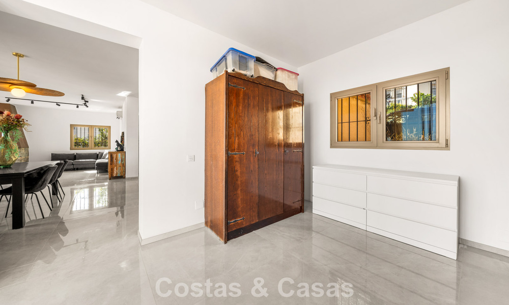 Authentic Mediterranean villa with modern interior and magnificent sea views for sale west of Estepona center 788991