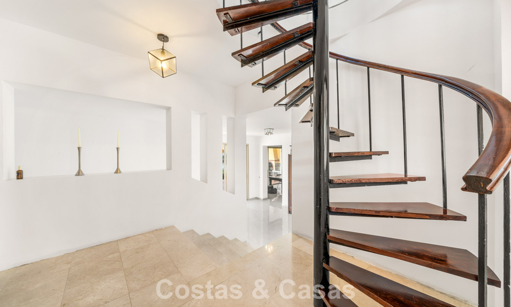 Authentic Mediterranean villa with modern interior and magnificent sea views for sale west of Estepona center 788992