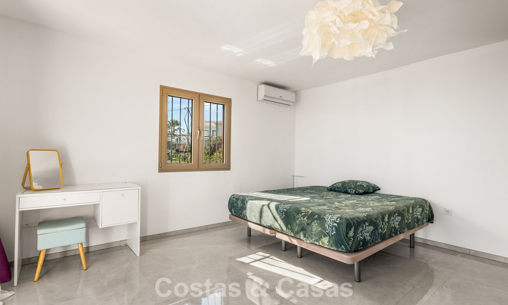 Authentic Mediterranean villa with modern interior and magnificent sea views for sale west of Estepona center 788994