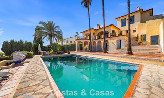 Authentic Mediterranean villa with modern interior and magnificent sea views for sale west of Estepona center 789007 