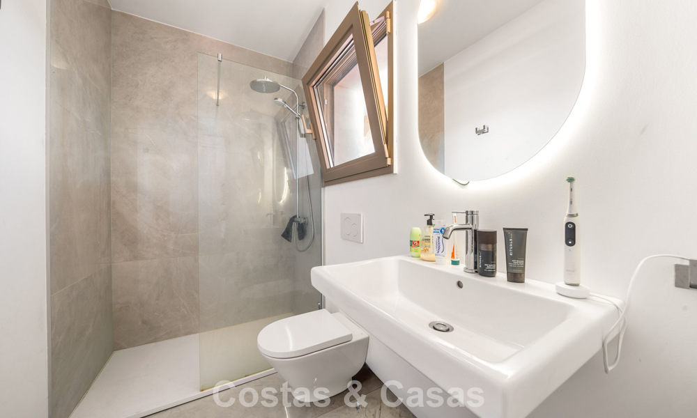 Authentic Mediterranean villa with modern interior and magnificent sea views for sale west of Estepona center 789010