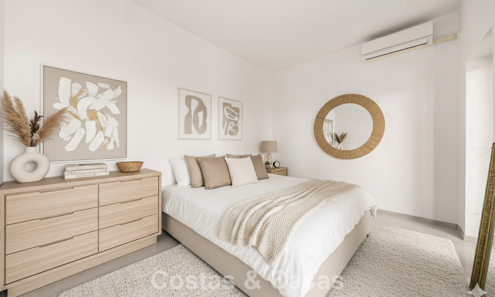 Authentic Mediterranean villa with modern interior and magnificent sea views for sale west of Estepona center 789013