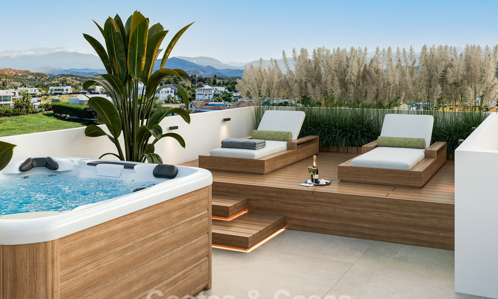 Luxuriously renovated, modern Mediterranean luxury villa for sale in the heart of Nueva Andalucia, Marbella 789046