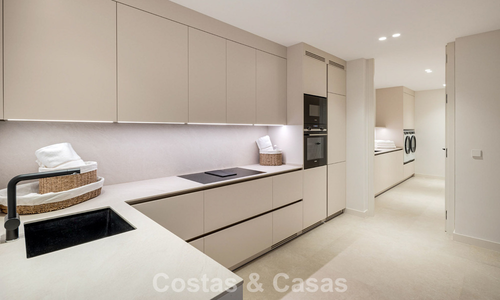 Attractive designer villa with spectacular sea views for sale in Elviria, east of Marbella center 789081