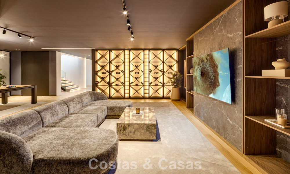 Attractive designer villa with spectacular sea views for sale in Elviria, east of Marbella center 789084