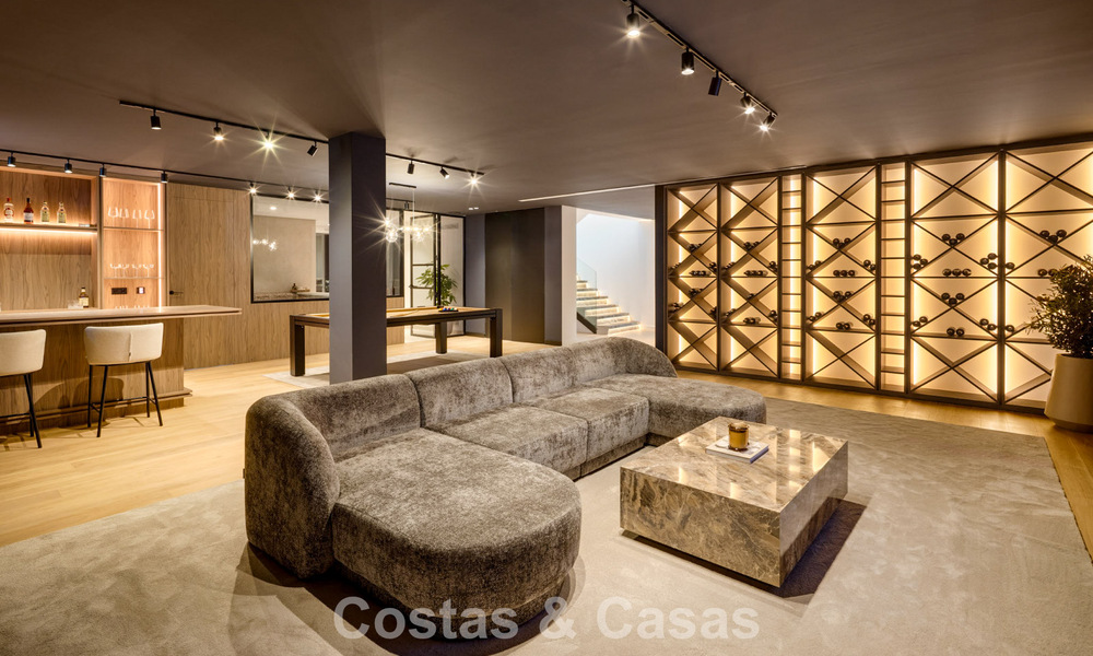 Attractive designer villa with spectacular sea views for sale in Elviria, east of Marbella center 789085