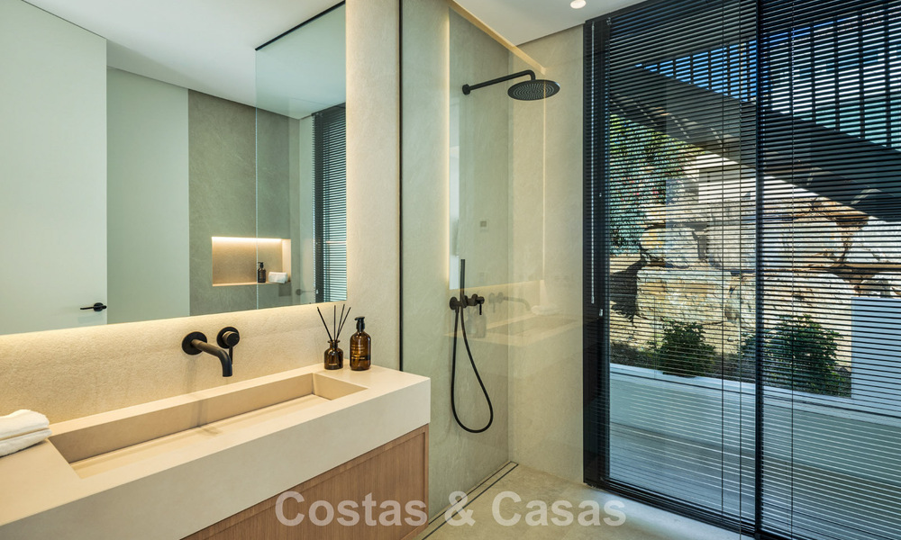 Attractive designer villa with spectacular sea views for sale in Elviria, east of Marbella center 789088