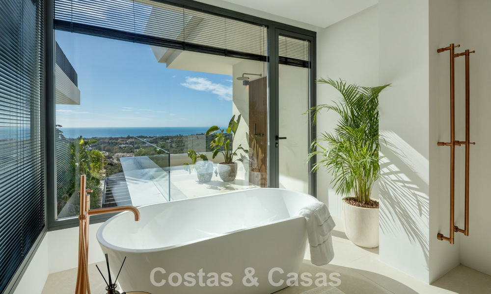 Attractive designer villa with spectacular sea views for sale in Elviria, east of Marbella center 789098