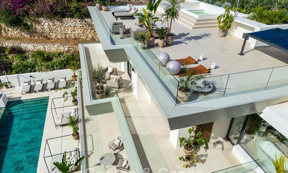 Attractive designer villa with spectacular sea views for sale in Elviria, east of Marbella center 789104