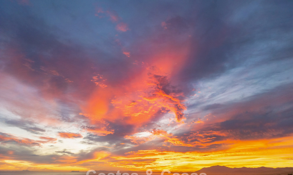 Attractive designer villa with spectacular sea views for sale in Elviria, east of Marbella center 789106