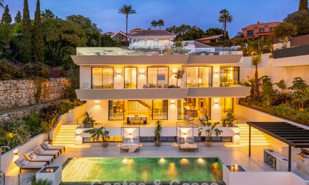 Attractive designer villa with spectacular sea views for sale in Elviria, east of Marbella center 789108