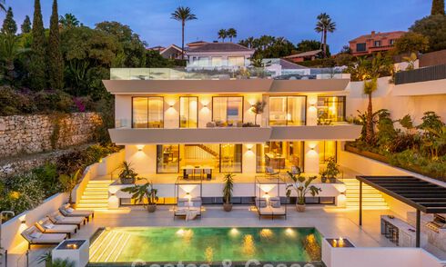Attractive designer villa with spectacular sea views for sale in Elviria, east of Marbella center 789108