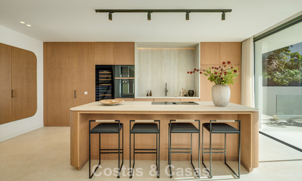 Attractive designer villa with spectacular sea views for sale in Elviria, east of Marbella center 789109