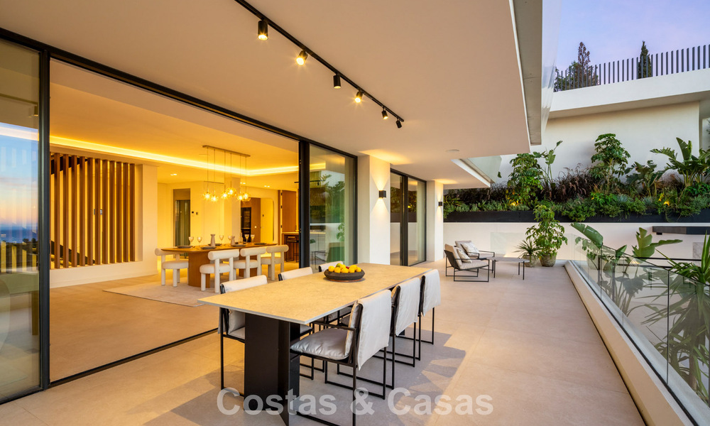 Attractive designer villa with spectacular sea views for sale in Elviria, east of Marbella center 789124