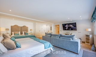 Large Spanish-style villa for sale adjacent to a first-class golf course, gated in la quinta, Marbella - Benahavís 789242 