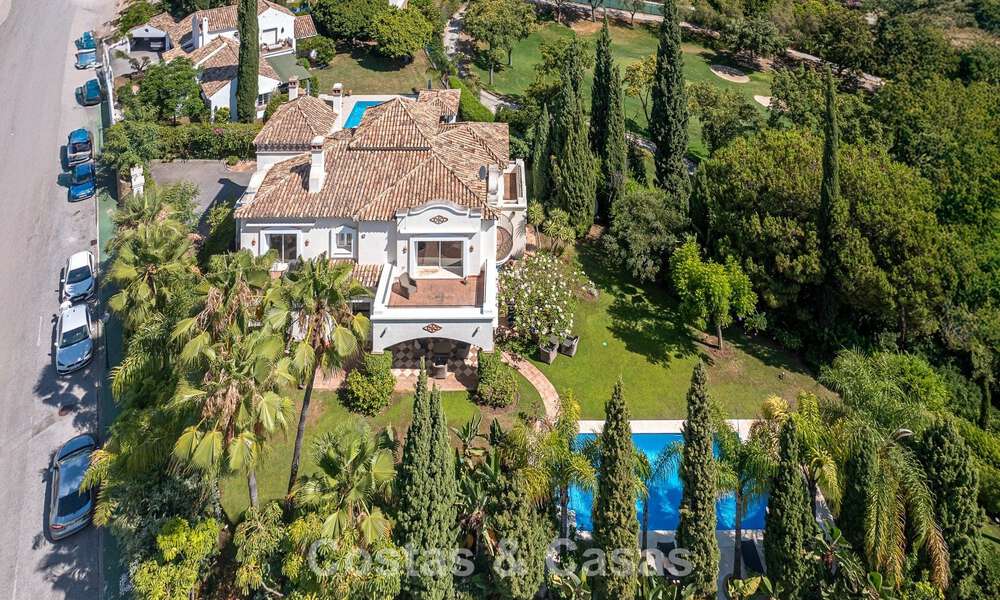 Large Spanish-style villa for sale adjacent to a first-class golf course, gated in la quinta, Marbella - Benahavís 789248
