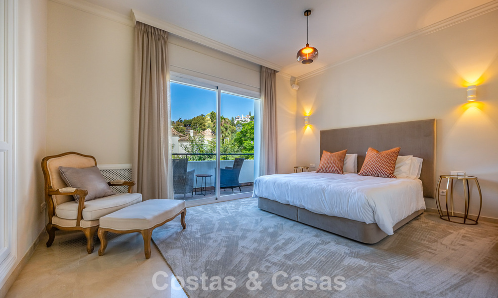 Large Spanish-style villa for sale adjacent to a first-class golf course, gated in la quinta, Marbella - Benahavís 789249