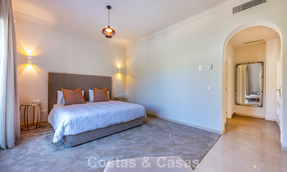 Large Spanish-style villa for sale adjacent to a first-class golf course, gated in la quinta, Marbella - Benahavís 789250