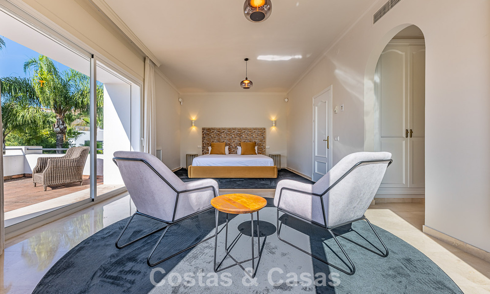 Large Spanish-style villa for sale adjacent to a first-class golf course, gated in la quinta, Marbella - Benahavís 789255