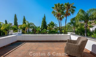 Large Spanish-style villa for sale adjacent to a first-class golf course, gated in la quinta, Marbella - Benahavís 789258 