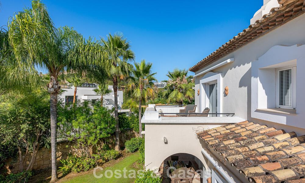 Large Spanish-style villa for sale adjacent to a first-class golf course, gated in la quinta, Marbella - Benahavís 789261