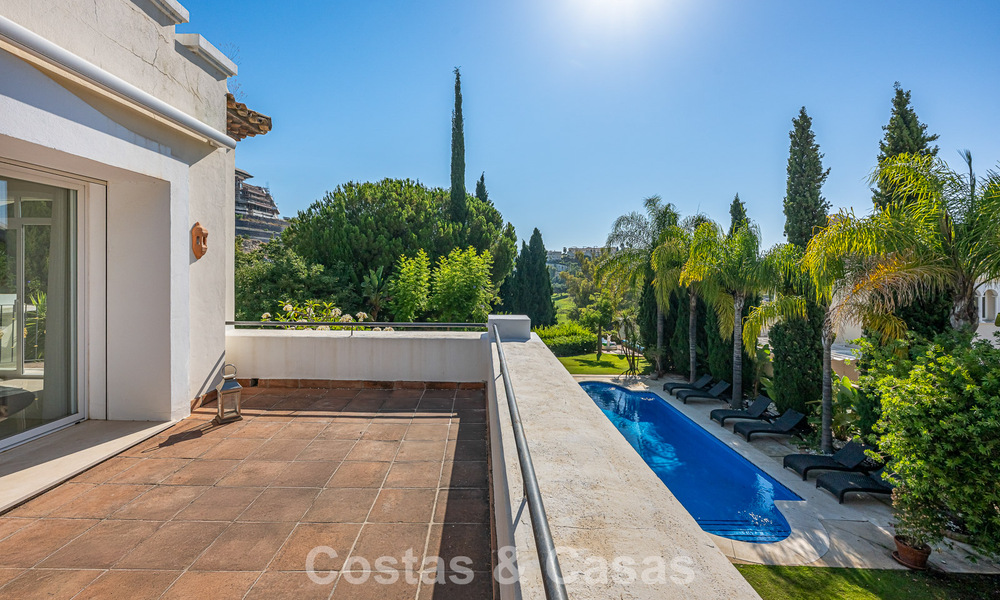 Large Spanish-style villa for sale adjacent to a first-class golf course, gated in la quinta, Marbella - Benahavís 789262