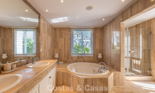 Large Spanish-style villa for sale adjacent to a first-class golf course, gated in la quinta, Marbella - Benahavís 789264 