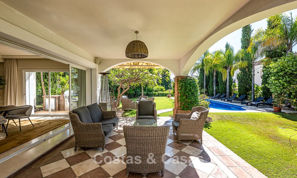 Large Spanish-style villa for sale adjacent to a first-class golf course, gated in la quinta, Marbella - Benahavís 789279