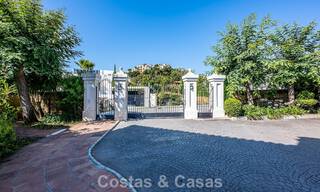 Large Spanish-style villa for sale adjacent to a first-class golf course, gated in la quinta, Marbella - Benahavís 789283 