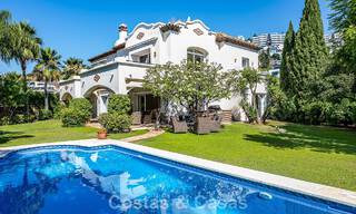 Large Spanish-style villa for sale adjacent to a first-class golf course, gated in la quinta, Marbella - Benahavís 789288 