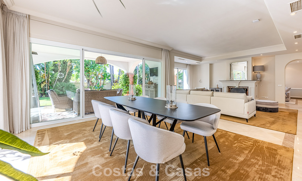 Large Spanish-style villa for sale adjacent to a first-class golf course, gated in la quinta, Marbella - Benahavís 789293